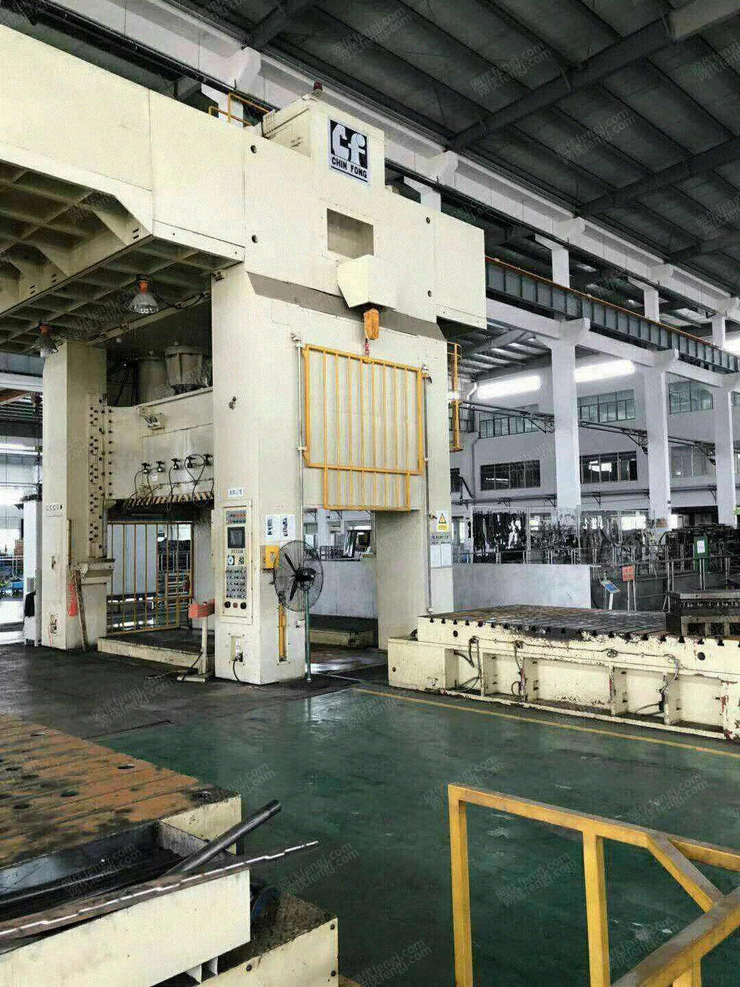 出售金丰大冲床