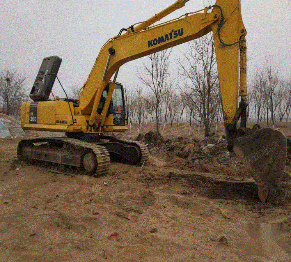 低价出售个人直喷小松270钩机