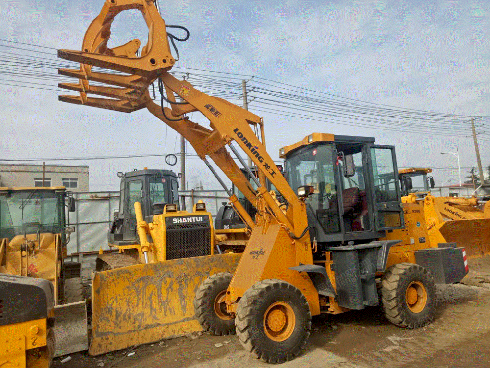 出售龙工928木材夹抱装载机