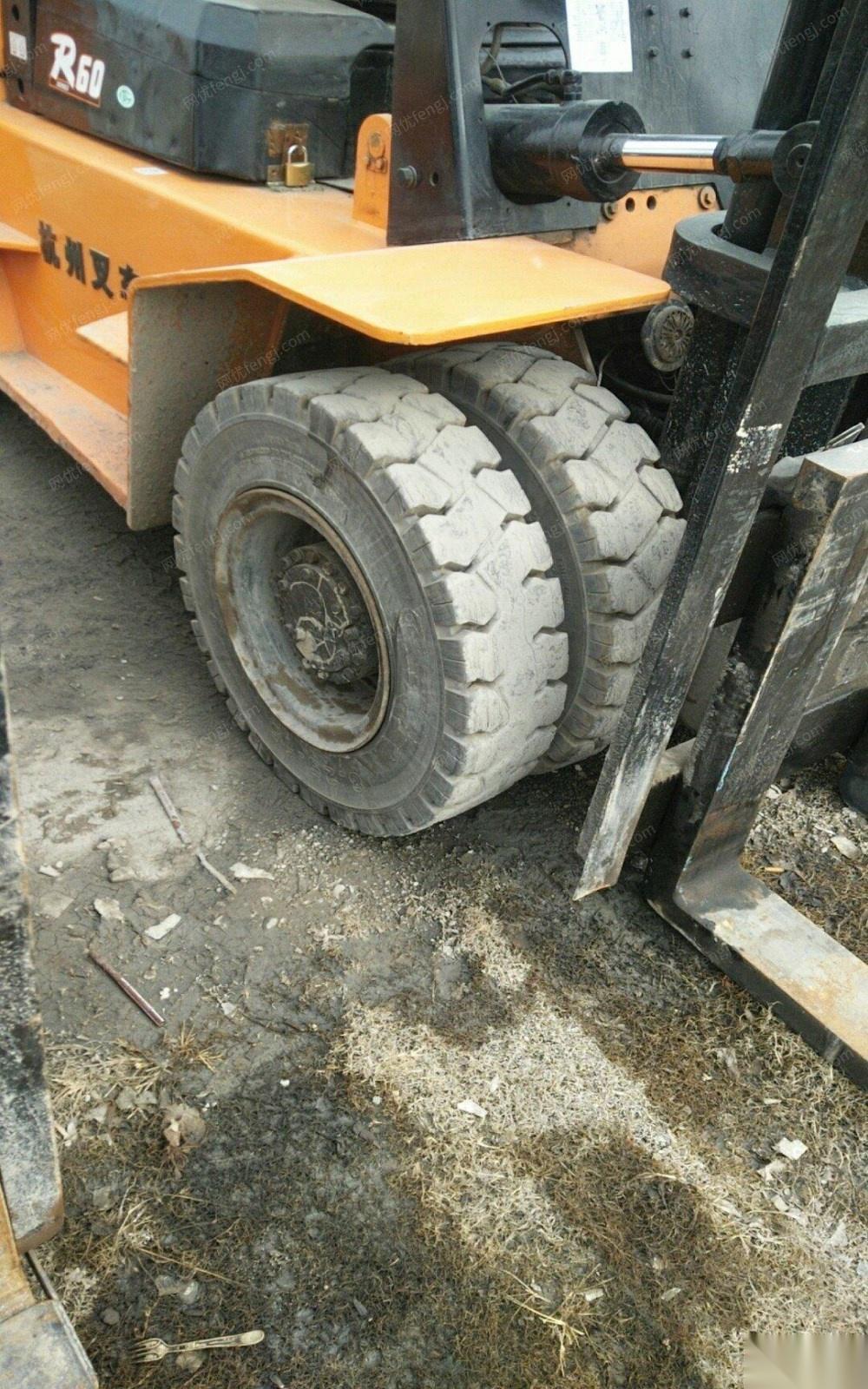 出售6吨杭叉实心胎2.2米货叉,6102朝柴发动机