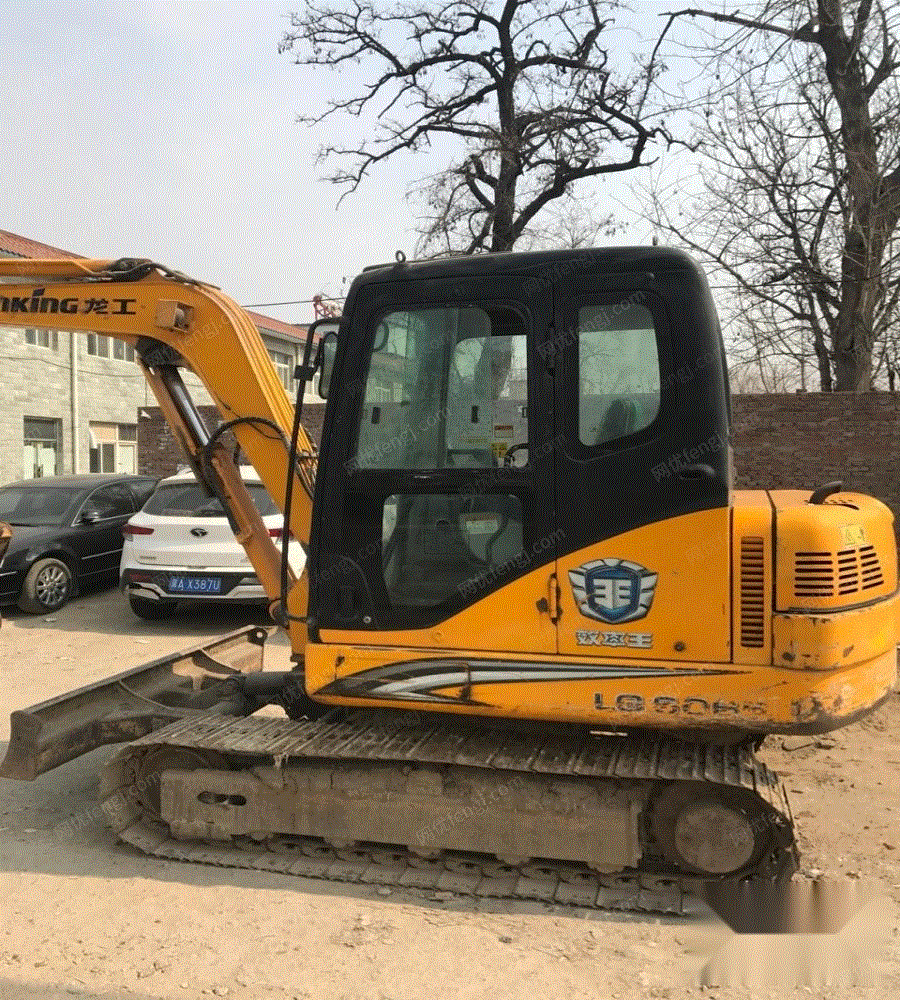 供应个人一手新车龙工65挖掘机 北京房山区二手挖掘机价格