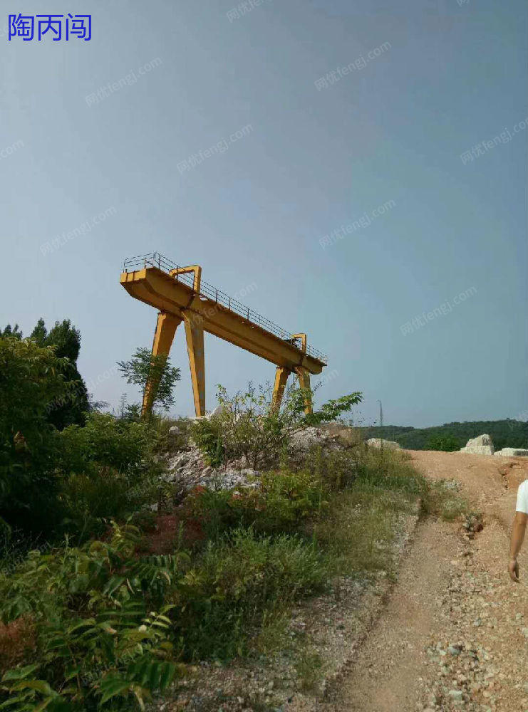 出售跨度18米,各悬4米,升高9米,32吨双梁