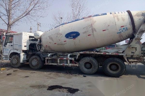 转让豪沃前四后八标十六方搅拌车