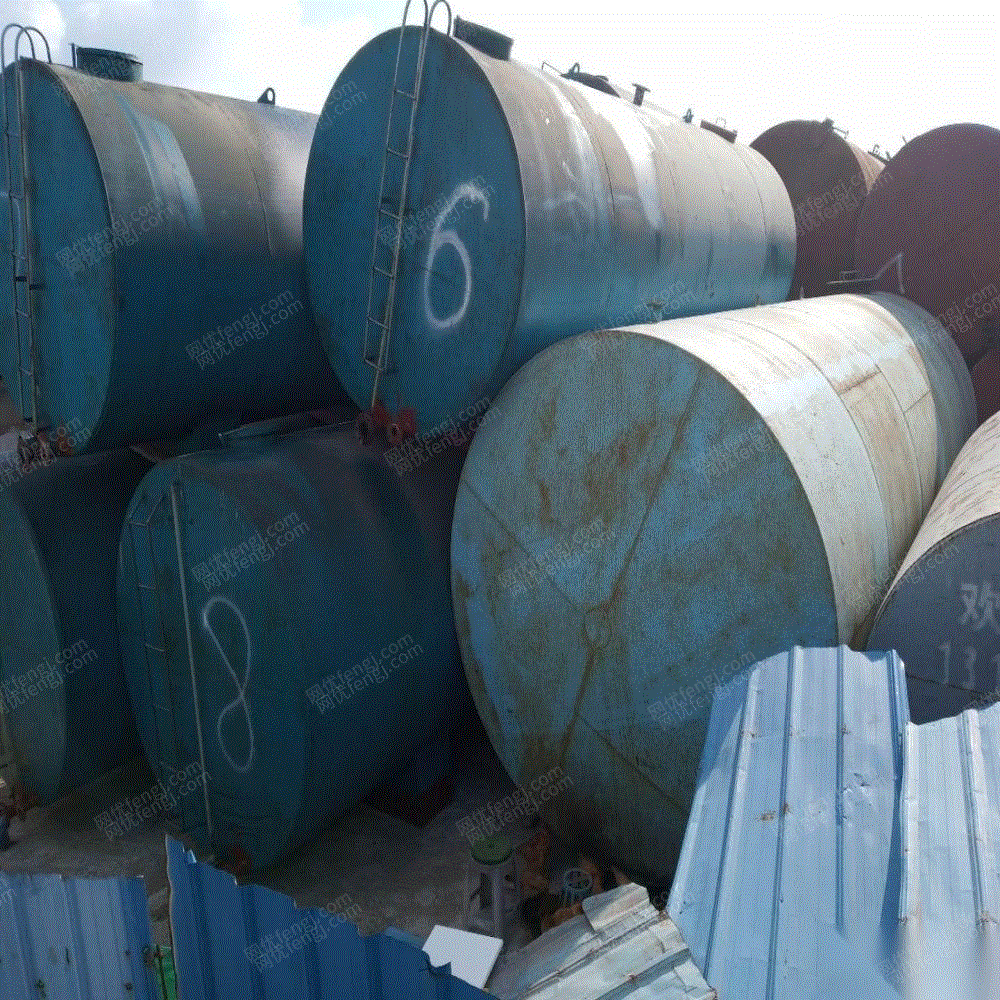 大量出售二手油罐储罐油桶吨桶铁罐油缸