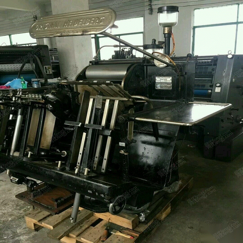 各型号海德堡印刷机,啤机,切纸机,烫金机磨切 广东江门二手切纸机