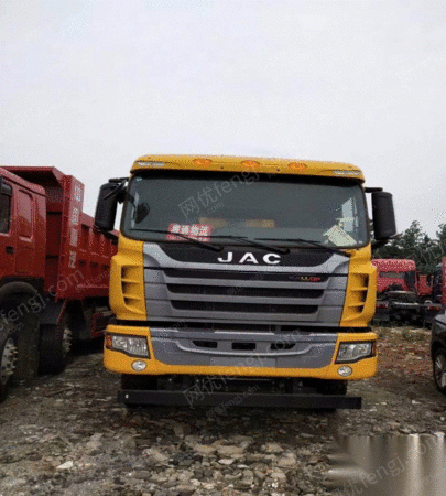 转让国五精品车,江淮jac前四后八自卸车