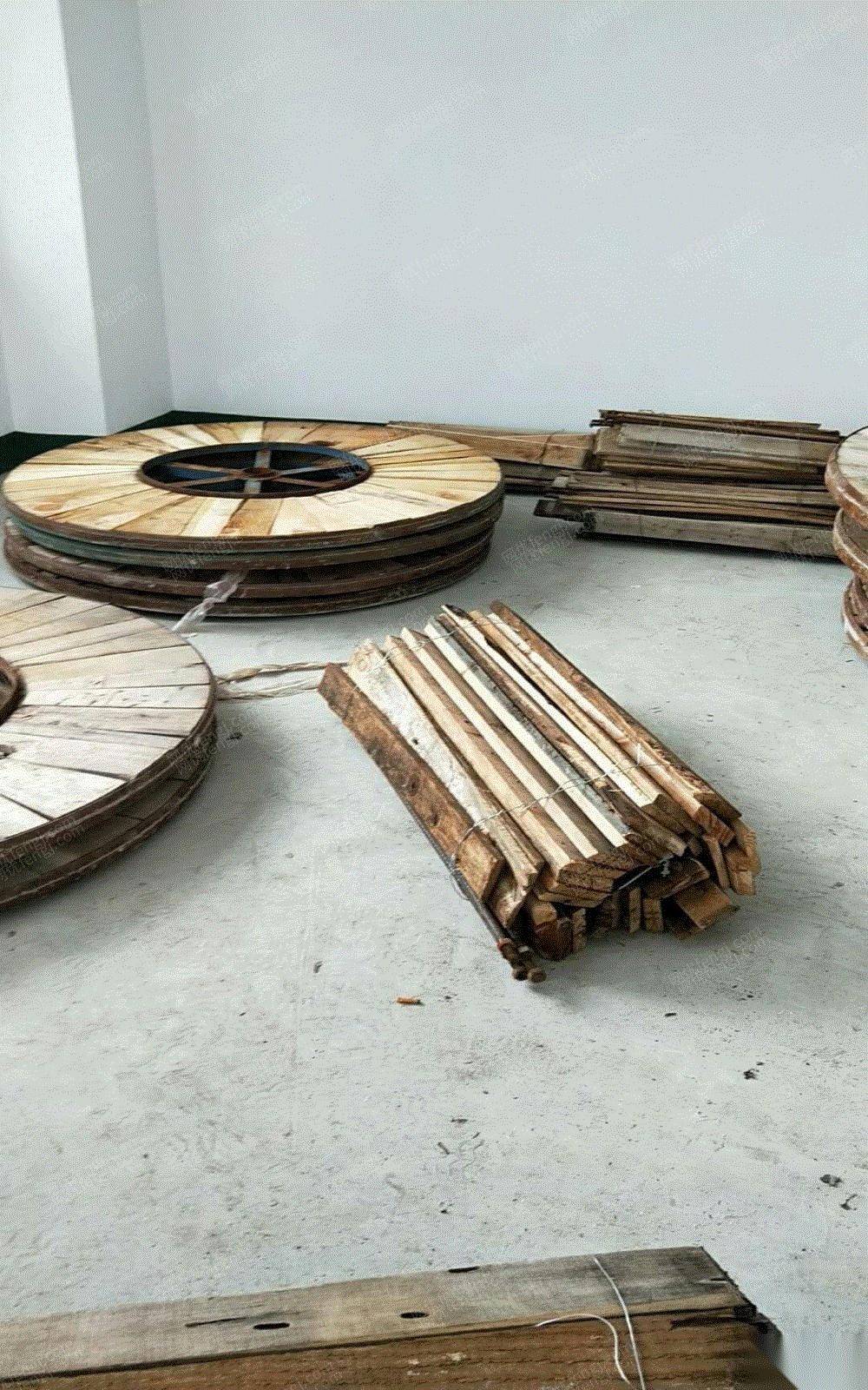 高价回收废旧电缆盘德清二手电缆盘回收