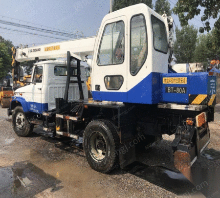 出售11年多田野8吨吊车