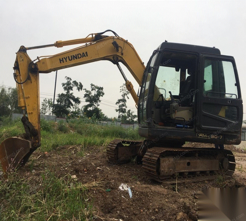 出售12年个人现代807挖掘机