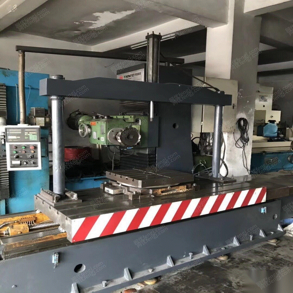 二手设备精铣机出售8002000精侧铣