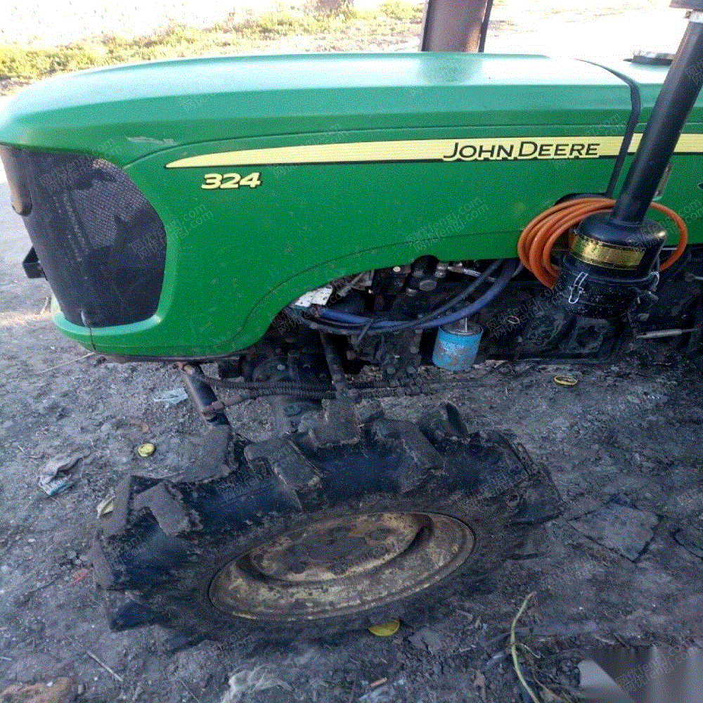 约翰迪尔324有车斗拖拉机出售