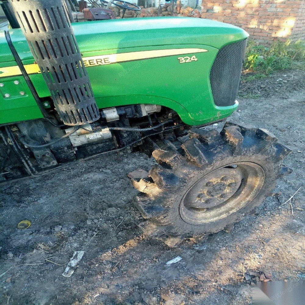 约翰迪尔324有车斗拖拉机出售