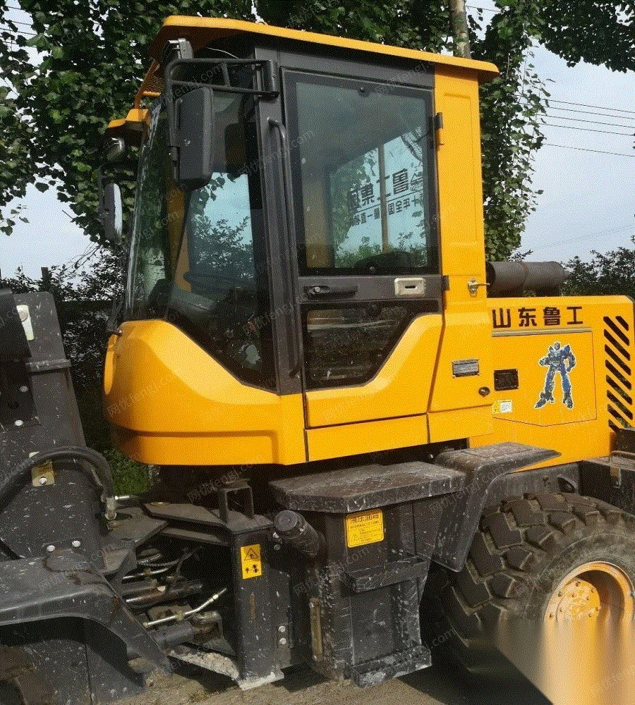 出售几个月山东鲁工926装载机