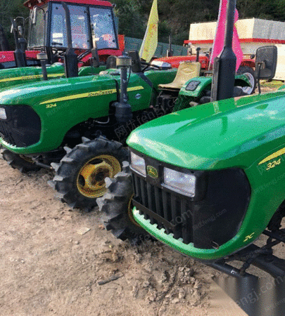 出售二手多台迪尔324拖拉机