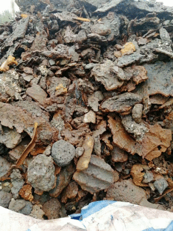 出售渣铁熟铁干磨的70吨左右没磨的33吨左右