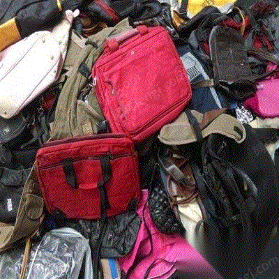 全沈阳上门高价回收旧衣服,鞋,包,棉被等