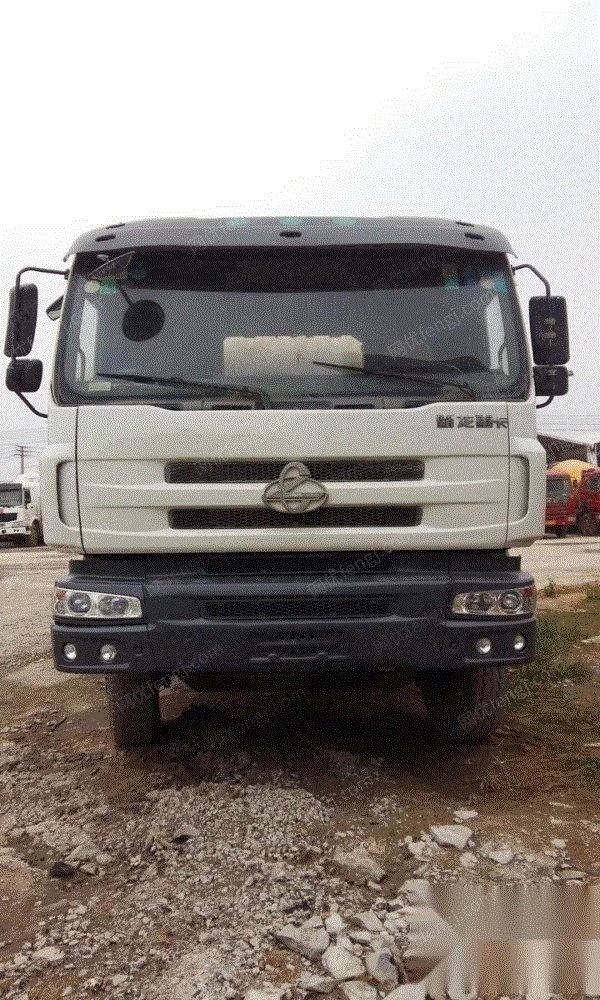 11年8月上牌13方霸龙搅拌车 12.8万元出售