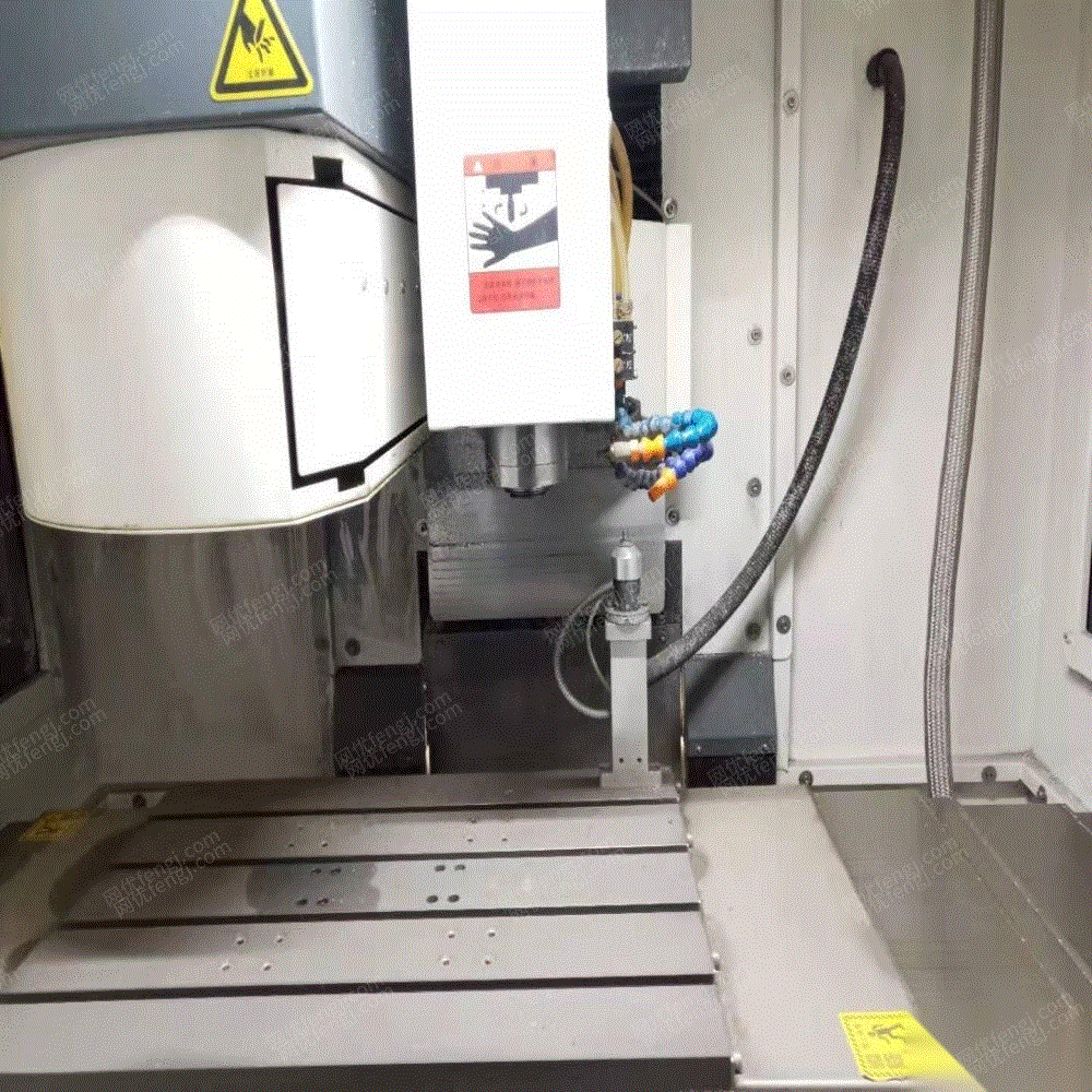 江苏苏州因订单原因刀库精雕机转让 68000元