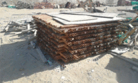 新疆和田高价回收与出售钢管，扣件，木方。 10000元