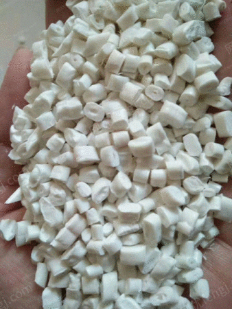 再生塑料颗粒出售