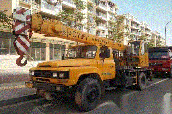 四川自贡转让长江八吨吊车