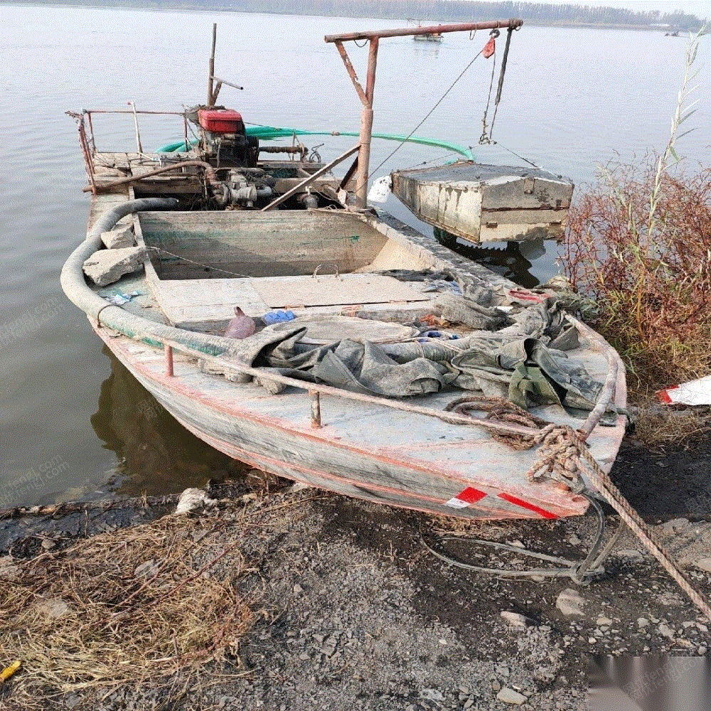 山东济宁因生意照顾不过来便宜出售红虫捕捞船20000元