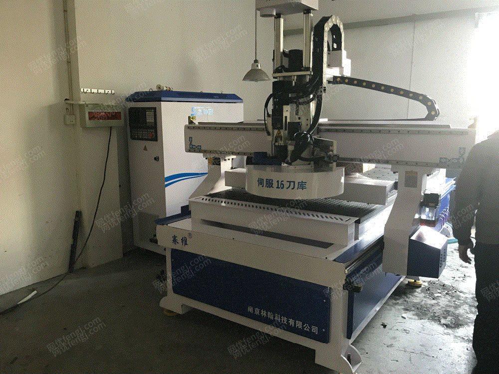 二手家具生产设备出售