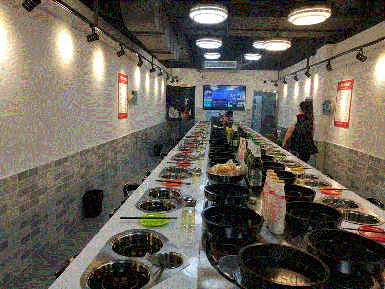 自动传菜旋转麻辣烫设备 回转火锅设备 转转火锅设备 桌椅转让
