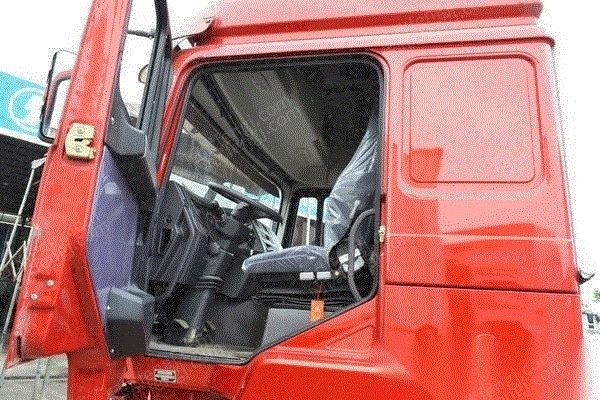 河南南阳转让陕汽德龙f3000重卡380马力8x49.5米lng自卸车