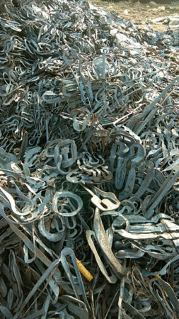 2个以上红冲锻打马蹄铁长期有货出售-回收废钢