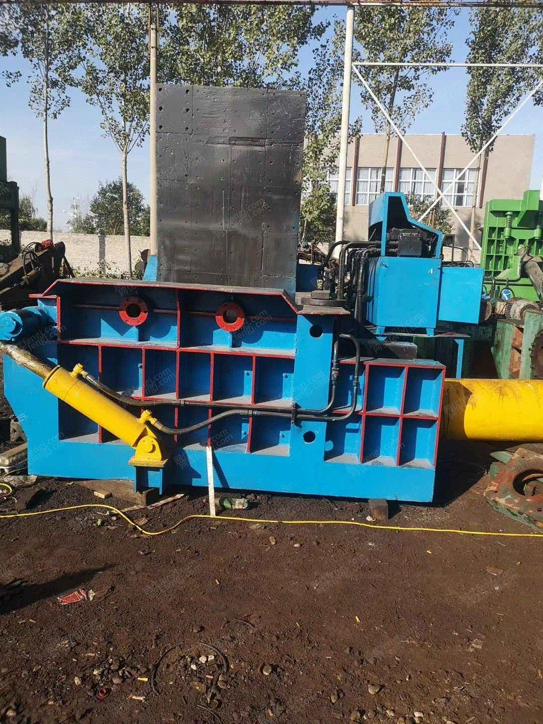 华宏250吨金属打包机现货出售