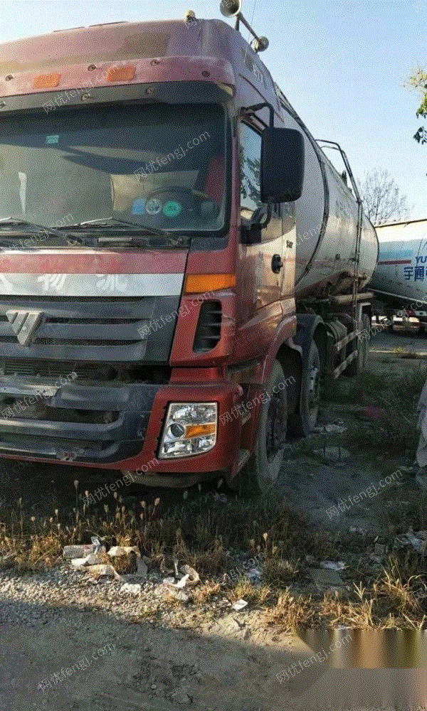 出售大批11年欧曼前四后八水泥罐车 10万元