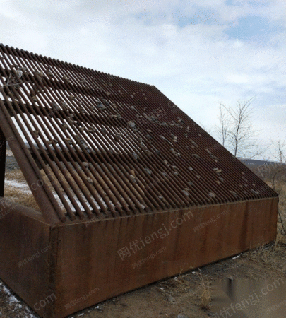 转让库存大筛子 12000元直径50粗圆钢焊的晒煤矸石用的大筛子