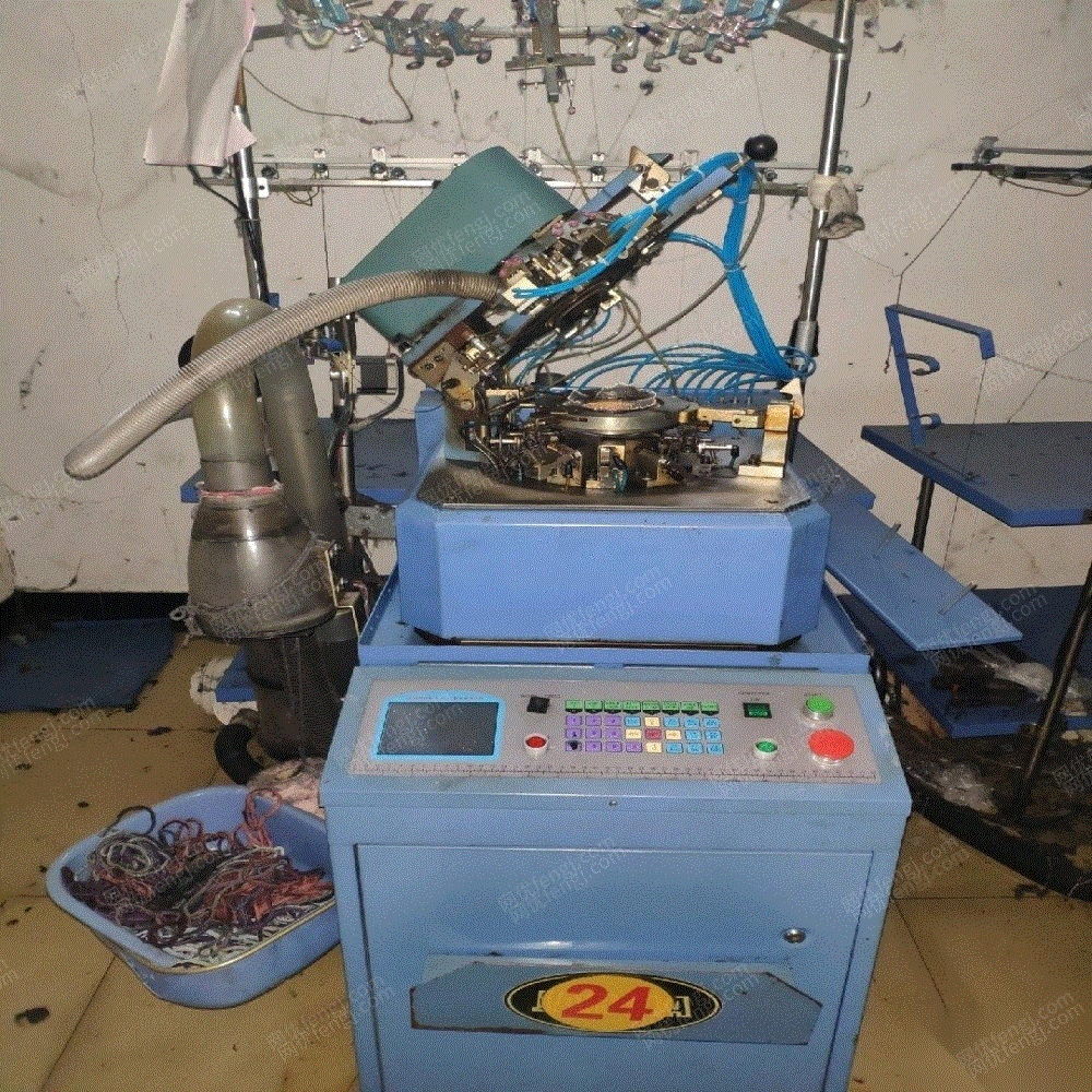 一批二手袜机打包出售