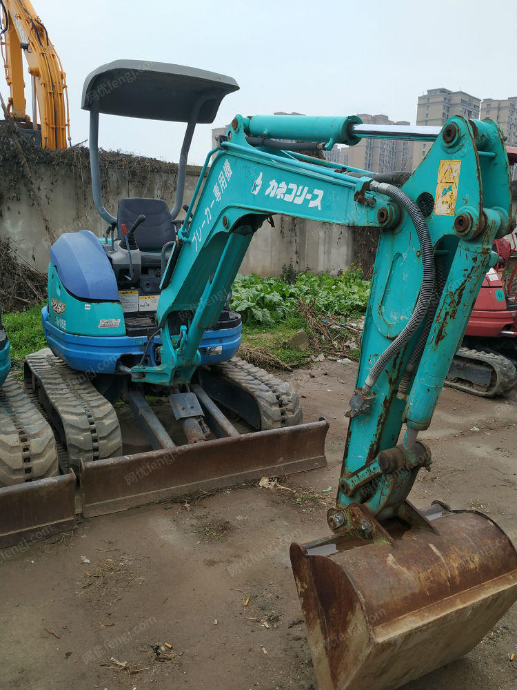 北京朝阳区出售1台久保田25二手挖掘机8万元