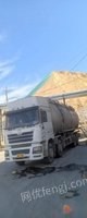 新疆阿勒泰转让前四后德龙f3000水泥罐车。13年。六月份。380发动机。