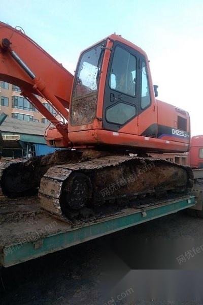 黑龙江哈尔滨大宇220-5出售挖掘机 18.5万元