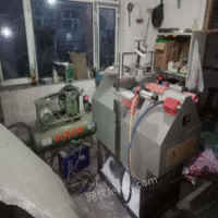 黑龙江鹤岗出售朔钢窗焊机，v口机，气泵 9000元