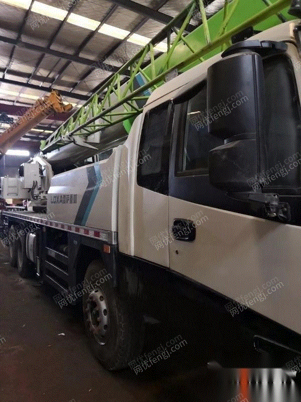 安徽蚌埠转让17年5月雷萨25吊车