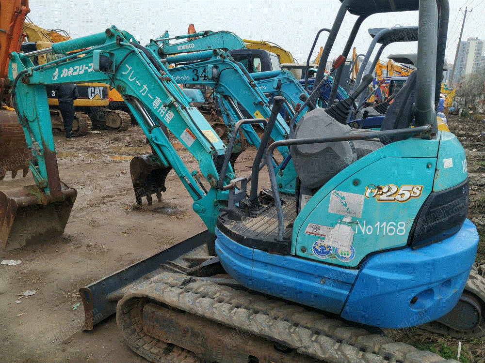 河南南阳出售1台久保田25二手挖掘机