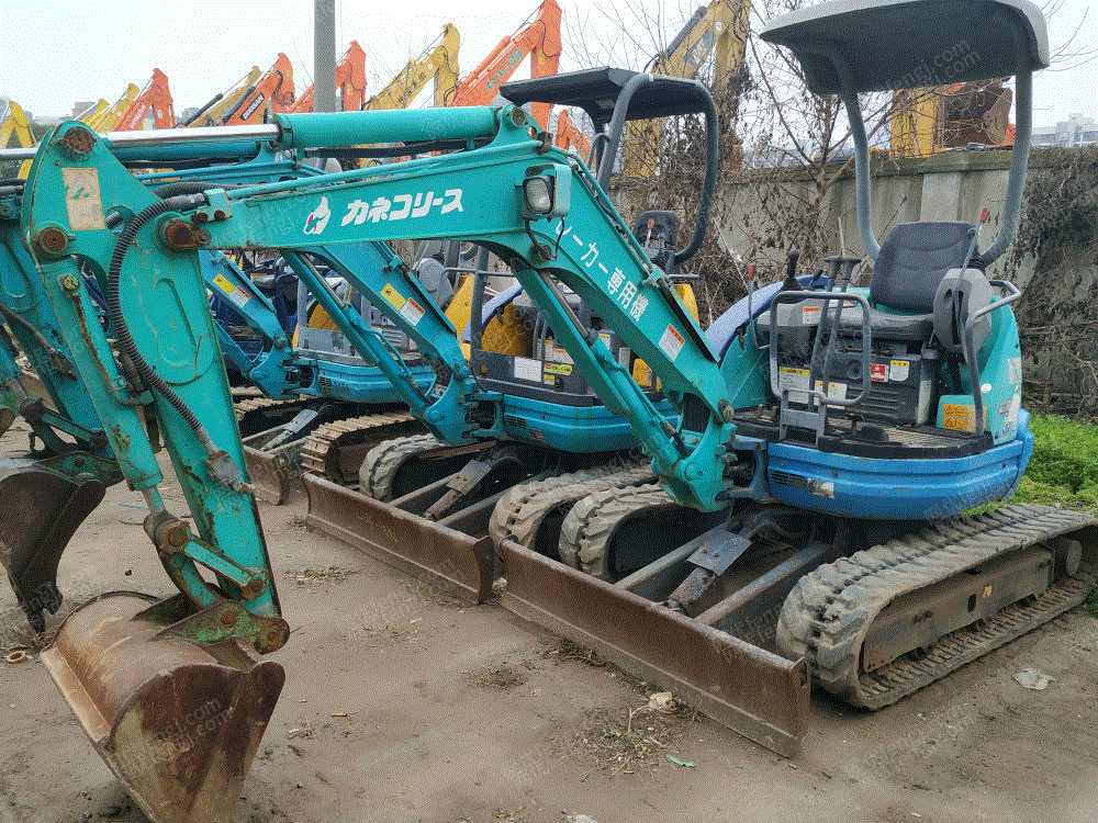 河南南阳出售1台久保田25二手挖掘机