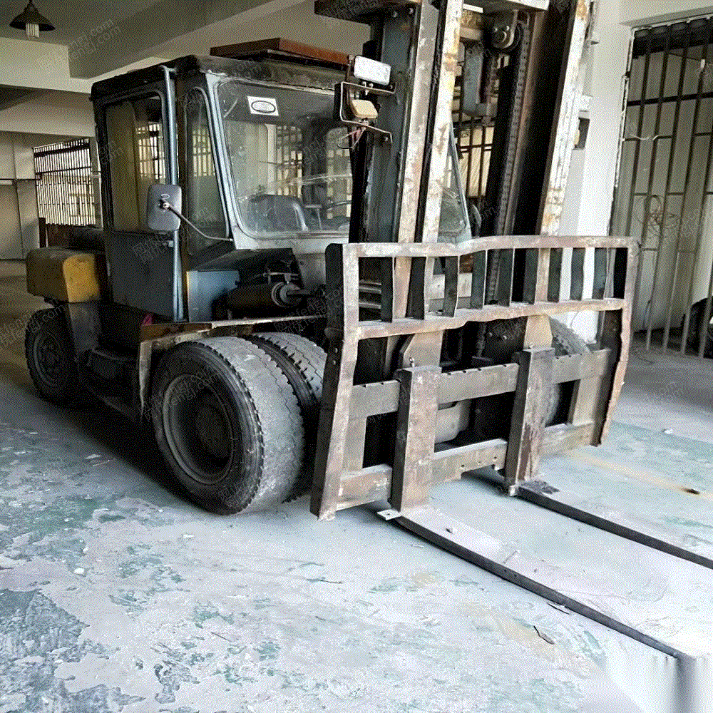 河北沧州08年苏州六吨朝柴6102变速箱双进双退,正常干活两万多 2.