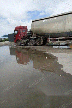 二手水泥罐车出售