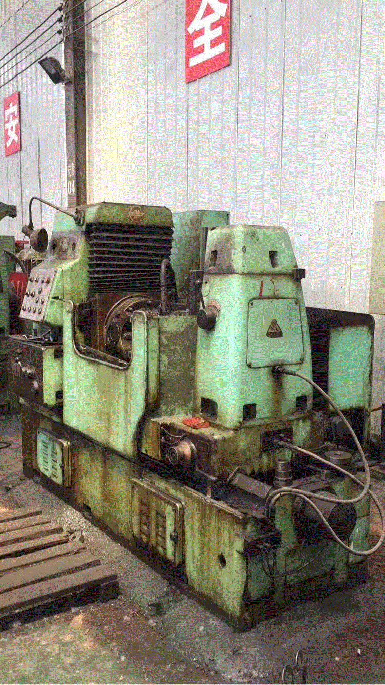 二手机床设备安装少用重庆1990年3180滚齿机现货出售产品名称:二手