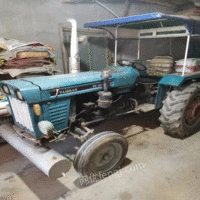 河北保定村里土地流转出售泰山30拖拉机一辆带播种机两台 11000元