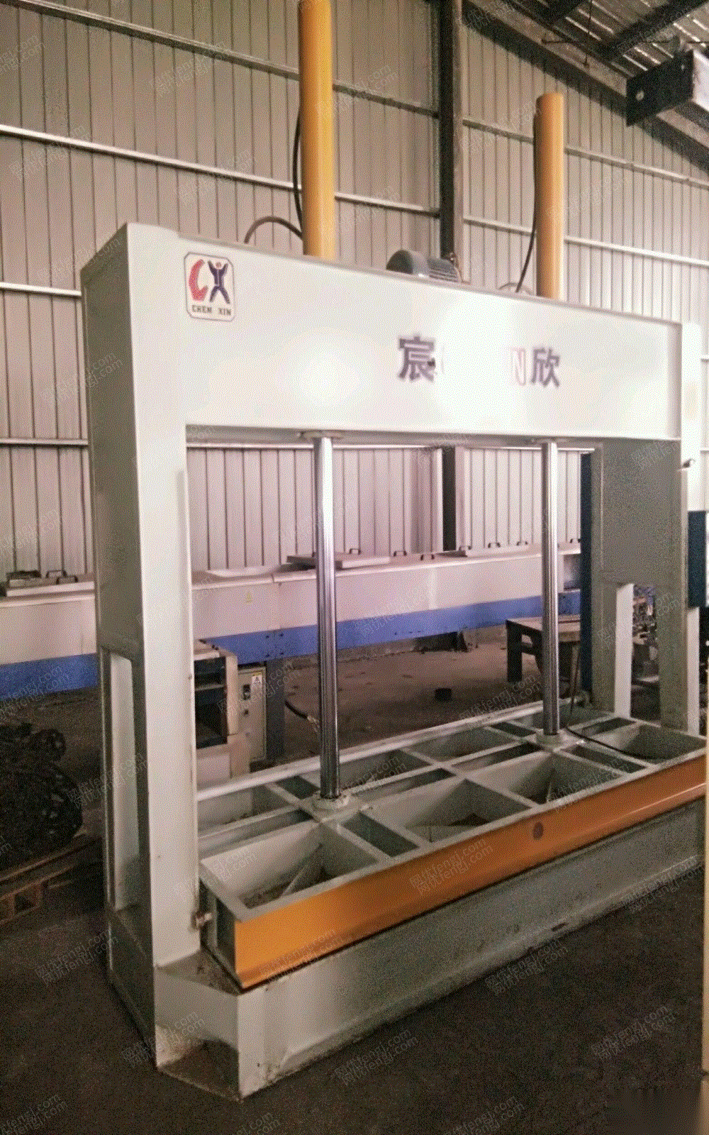 山东菏泽多台冷压机出售