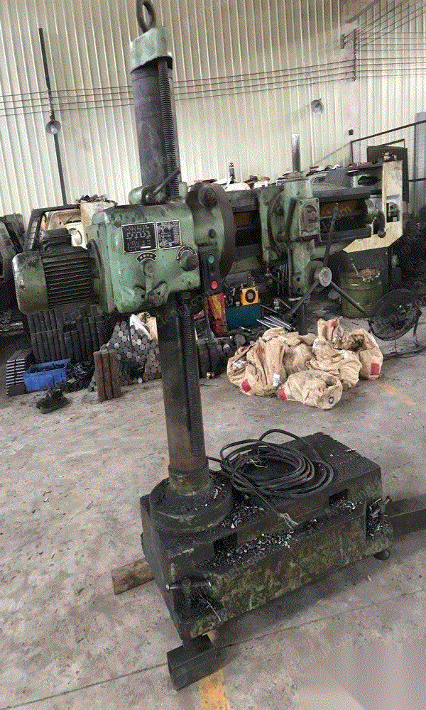 重庆江北区闲置32摇臂钻出售