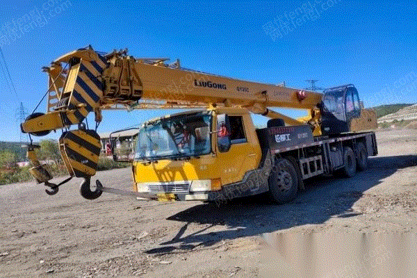 黑龙江牡丹江转行出售10年柳工20吨吊车