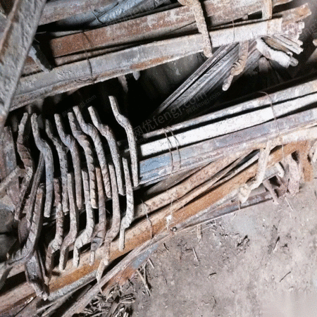 陕西安康本人因不做工程了出售四五百二手工地步步紧 出售价2元/个