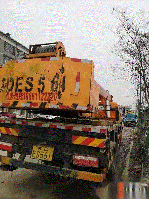 江苏常州转让14年8新飞工吊车